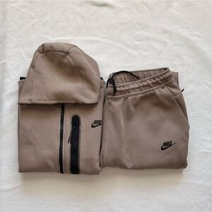 Nike tech sweatpants and hoodie